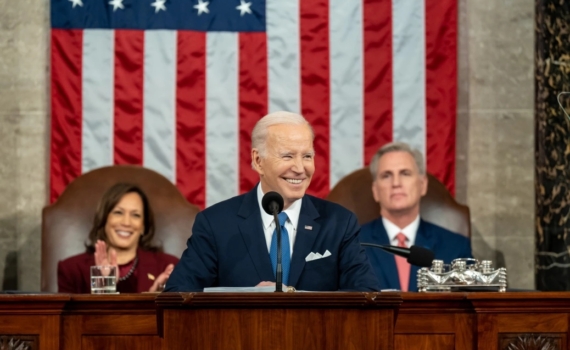 Касем: США принимают активное участие в нападениях Израиля на мирных жителей Ливана Касем: США принимают активное участие в нападениях Израиля на мирных жителей Ливана