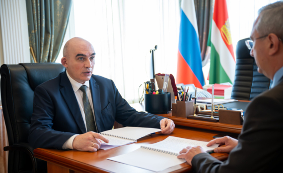 Губернатор Владислав Шапша провел рабочую встречу с Руководителем УФНС по Калужской области Андреем Ламакиным