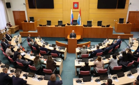 Поправки в Устав региона обсудил губернатор с депутатами губернской думы в Самаре