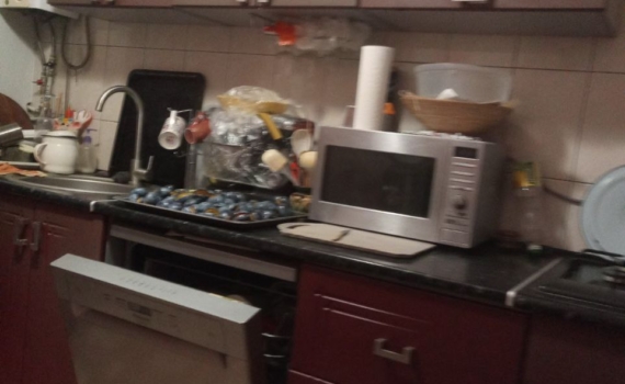 Забудьте о дорогой химии: эти 3 простых средства отмоют вашу кухню до блеска — без затрат и усилий