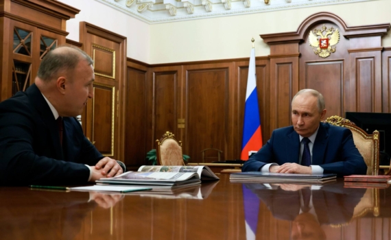 Президент РФ провел встречу с главой Адыгеи Президент РФ провел встречу с главой Адыгеи